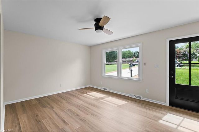 220 Kerner Knolls Drive, Kernersville, NC 27284