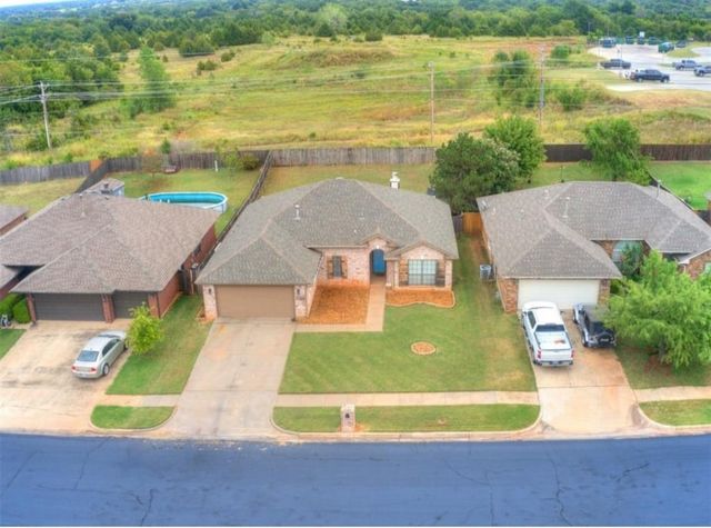 213 Sandstone Drive, Norman, OK 73071