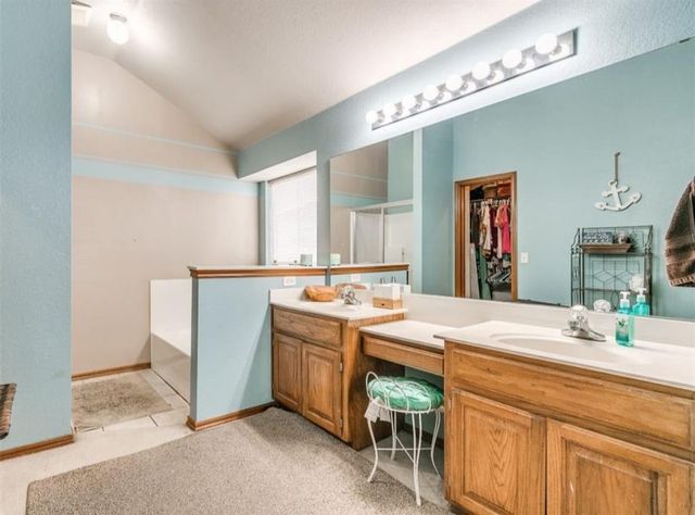 213 Sandstone Drive, Norman, OK 73071