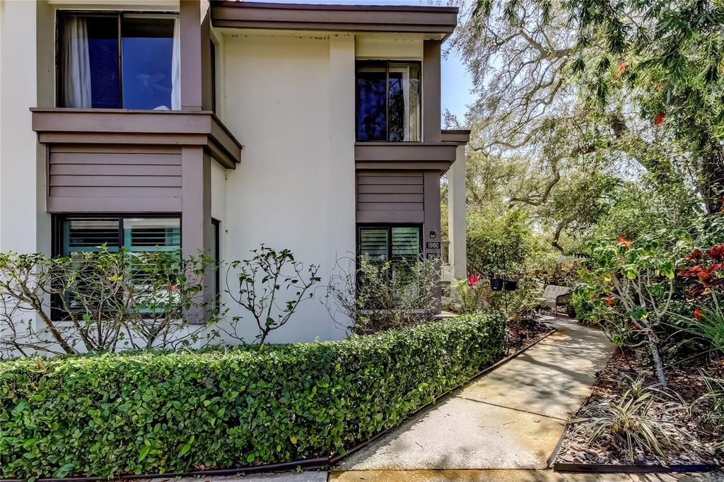 1858 LAKE CYPRESS DRIVE 202, Safety Harbor, FL 34695