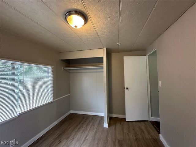 7886 Breeze DR, North Fort Myers, FL 33917