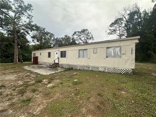 7886 Breeze DR, North Fort Myers, FL 33917