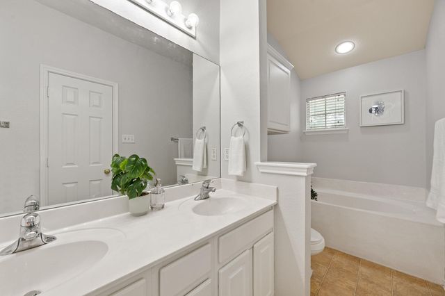 16100 S Great Oaks DR 102, Round Rock, TX 78681