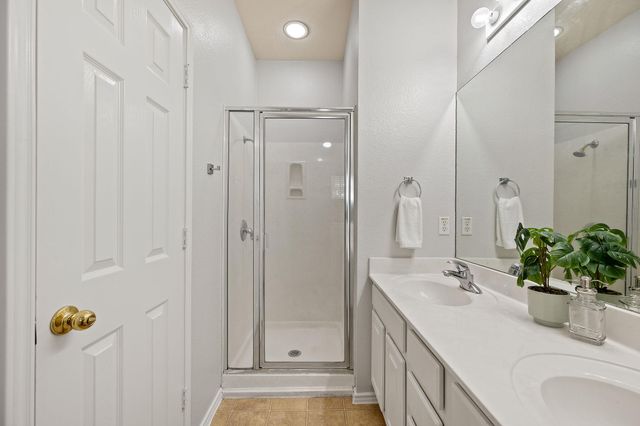 16100 S Great Oaks DR 102, Round Rock, TX 78681