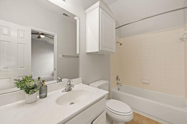 16100 S Great Oaks DR 102, Round Rock, TX 78681