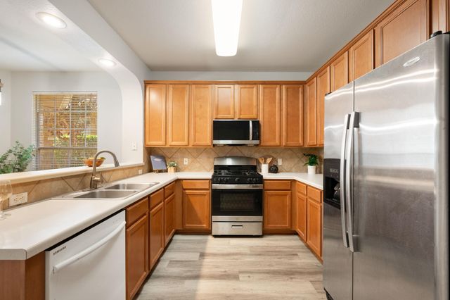 16100 S Great Oaks DR 102, Round Rock, TX 78681