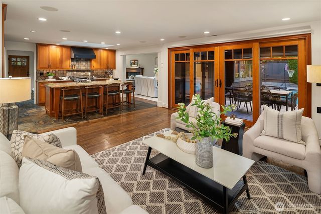 9520 NE 16th Street, Clyde Hill, WA 98004