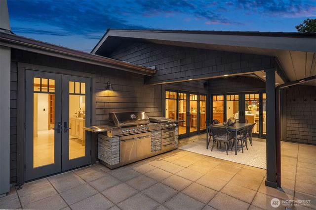 9520 NE 16th Street, Clyde Hill, WA 98004