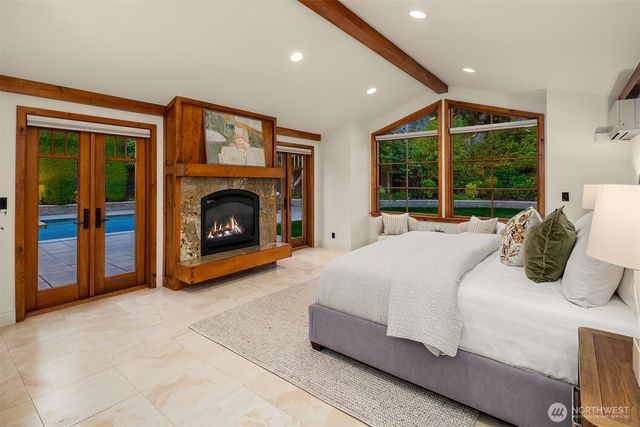 9520 NE 16th Street, Clyde Hill, WA 98004