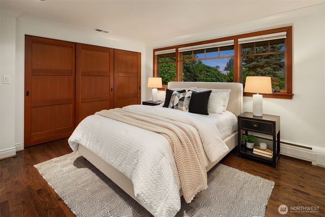 9520 NE 16th Street, Clyde Hill, WA 98004