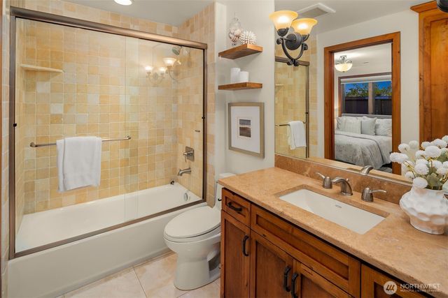 9520 NE 16th Street, Clyde Hill, WA 98004