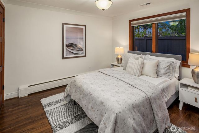 9520 NE 16th Street, Clyde Hill, WA 98004