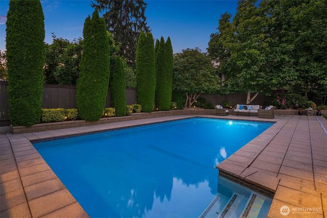 9520 NE 16th Street, Clyde Hill, WA 98004