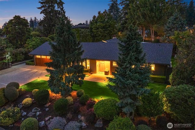 9520 NE 16th Street, Clyde Hill, WA 98004