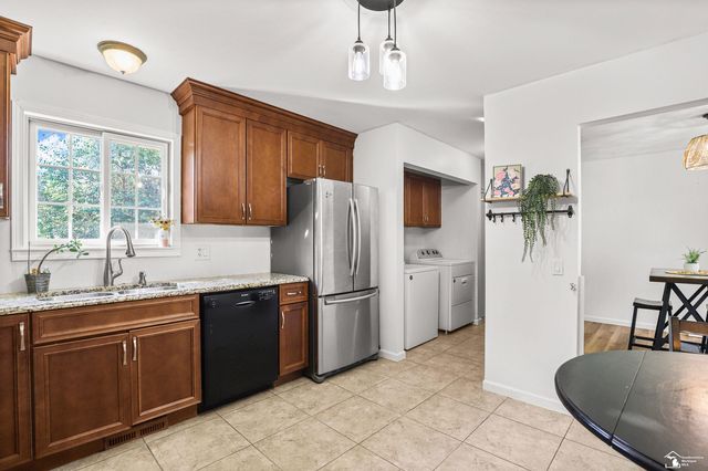 1167 Oakmont Drive, Temperance, MI 48182