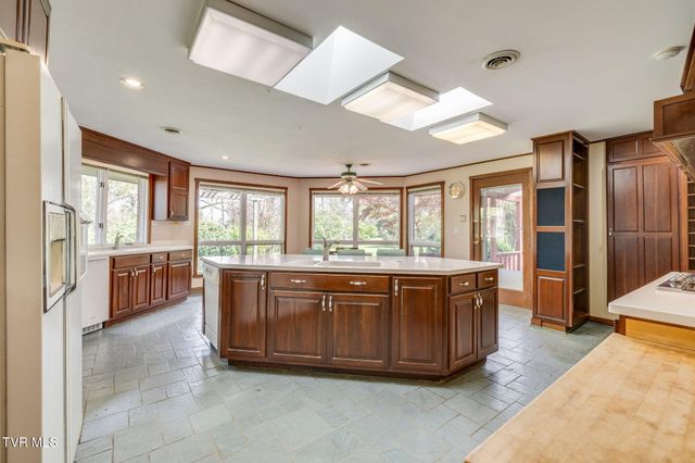 1939 Riverport Road, Kingsport, TN 37660