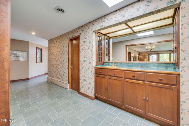 1939 Riverport Road, Kingsport, TN 37660