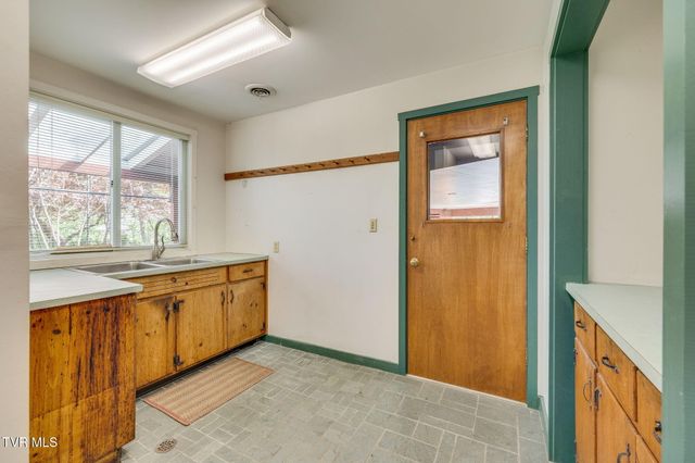 1939 Riverport Road, Kingsport, TN 37660