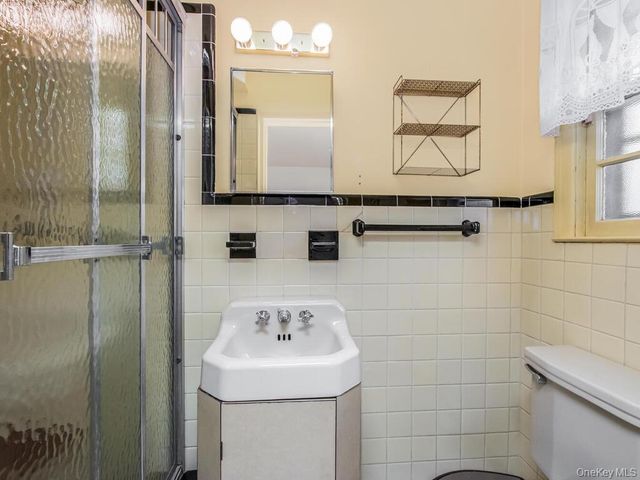 28 Moore Street, Hartsdale, NY 10530