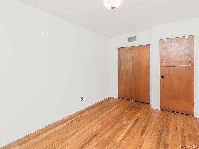 28 Moore Street, Hartsdale, NY 10530