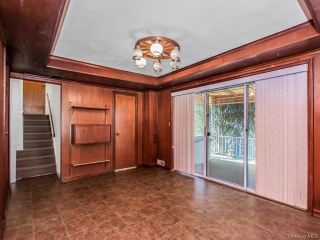 28 Moore Street, Hartsdale, NY 10530