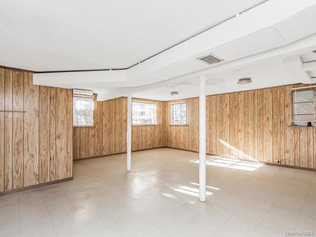 28 Moore Street, Hartsdale, NY 10530