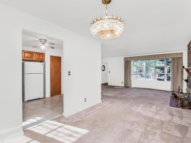 28 Moore Street, Hartsdale, NY 10530