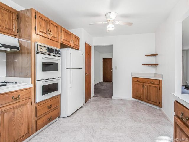 28 Moore Street, Hartsdale, NY 10530