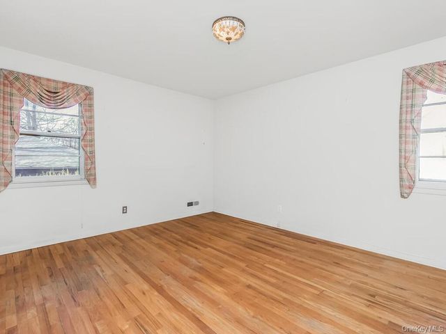 28 Moore Street, Hartsdale, NY 10530