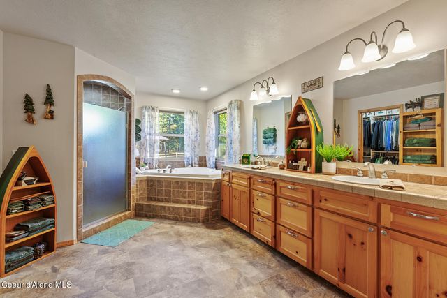 1985 W Jesse CT, Rathdrum, ID 83858