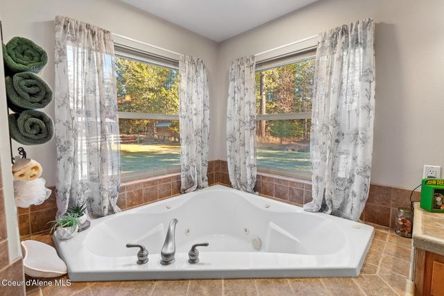 1985 W Jesse CT, Rathdrum, ID 83858