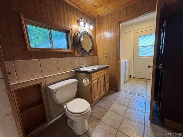 409 King Street, Ionia, MI 48846