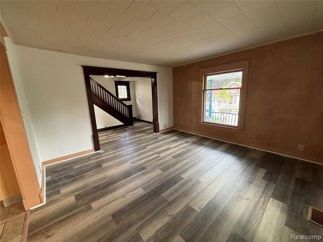 409 King Street, Ionia, MI 48846