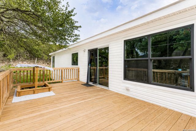 750 Regina Dr, Canyon Lake, TX 78133