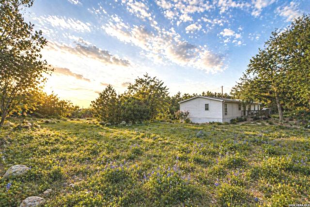 750 Regina Dr, Canyon Lake, TX 78133