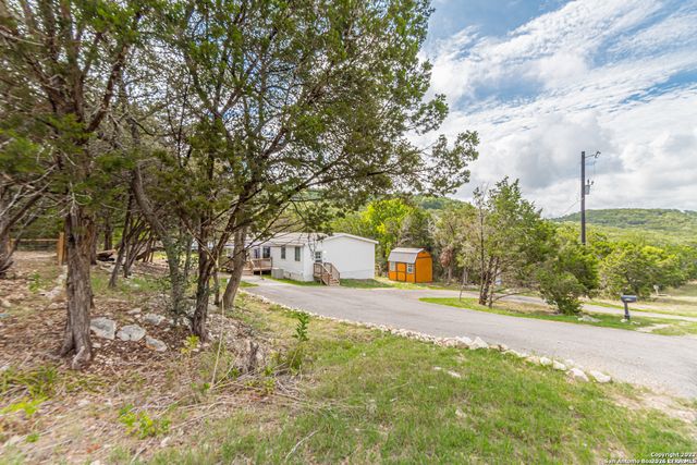 750 Regina Dr, Canyon Lake, TX 78133