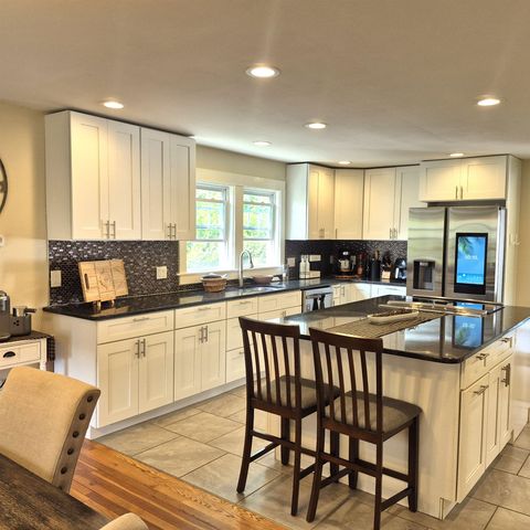20 Bay Street, Claremont, NH 03743