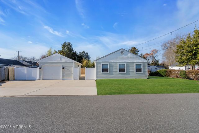 78 Adriatic Avenue, Waretown, NJ 08758