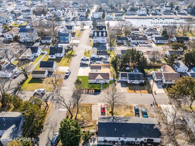 78 Adriatic Avenue, Waretown, NJ 08758