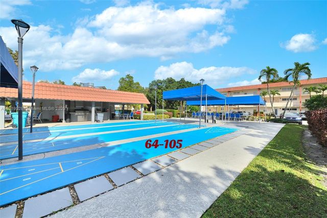 300 S Hollybrook Dr 105, Pembroke Pines, FL 33025