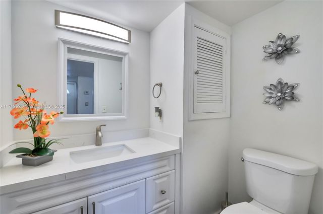 300 S Hollybrook Dr 105, Pembroke Pines, FL 33025