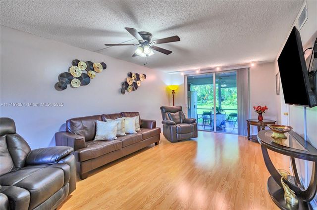 300 S Hollybrook Dr 105, Pembroke Pines, FL 33025