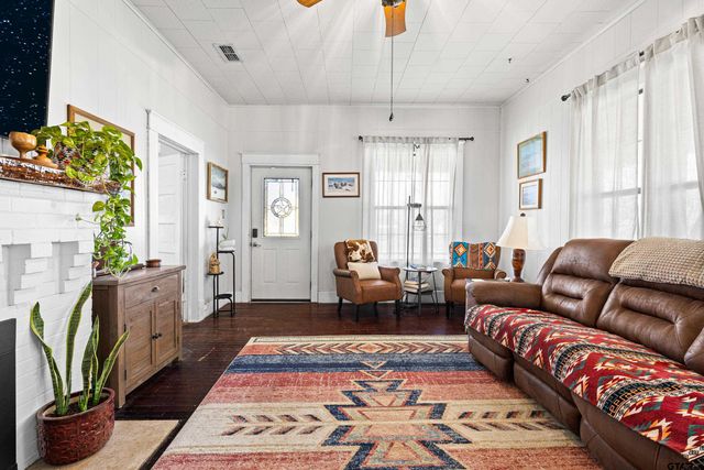 217 N Montgomery St., Gilmer, TX 75644