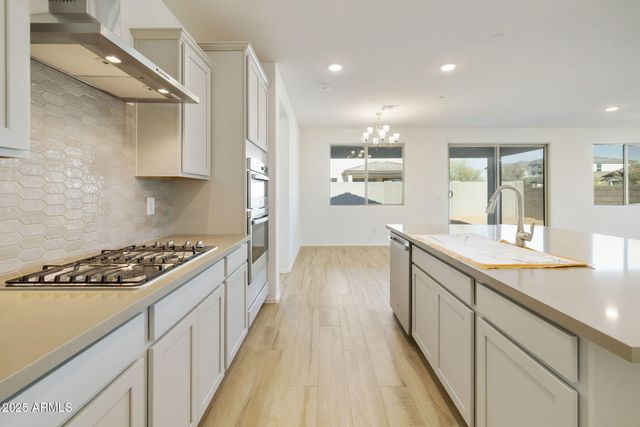 15662 W CHRISTY Drive, Surprise, AZ 85379