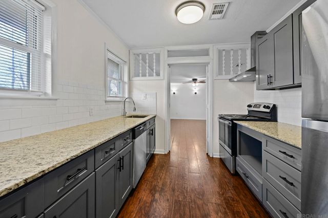 5235 Fennwood Dr, Zachary, LA 70791