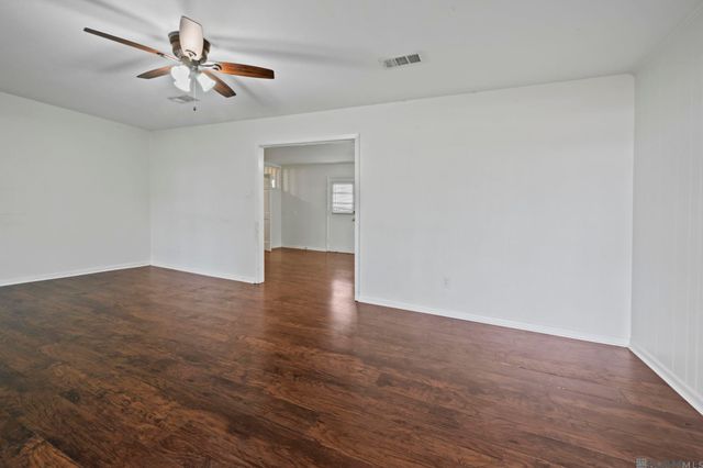 5235 Fennwood Dr, Zachary, LA 70791