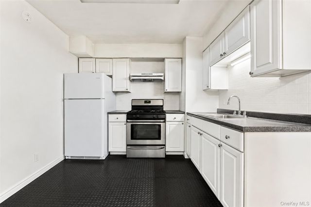 42-18 235 Street, Douglaston, NY 11363