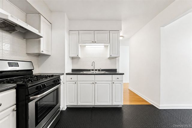42-18 235 Street, Douglaston, NY 11363
