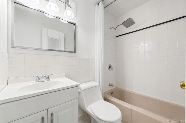 42-18 235 Street, Douglaston, NY 11363