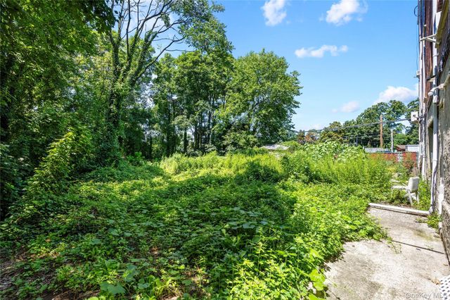 42-18 235 Street, Douglaston, NY 11363